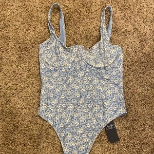 NEW Abercrombie & Fitch Underwire Cheeky One Piece - Small - NWT - Never Worn